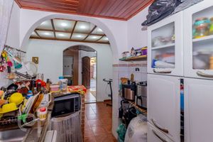 Image 23 - 868598