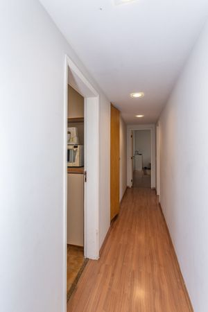 Image 21 - 868602