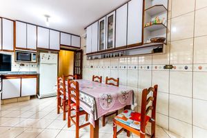 Image 27 - 868610