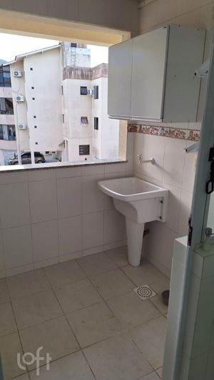 Image 12 - 868612