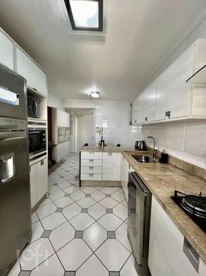 Image 8 - 868615