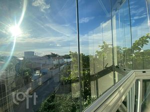 Image 15 - 868618