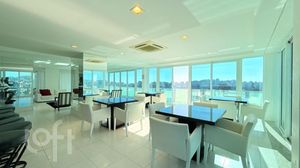 Image 13 - 868629