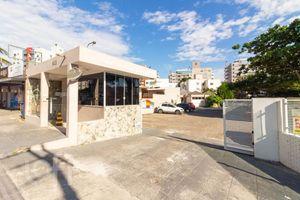 Image 23 - 868631