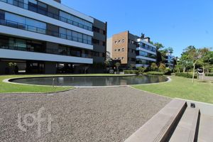 Image 35 - 868649