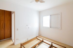 Image 12 - 868656