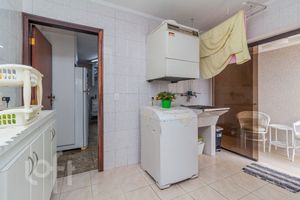 Image 10 - 868672