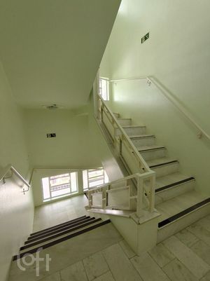 Image 19 - 868676