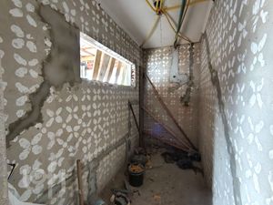 Image 10 - 868682