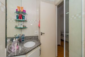 Image 17 - 868684
