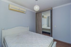 Image 21 - 868685