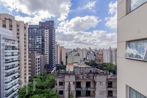 Image 21 - 868689