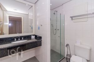 Image 18 - 868689