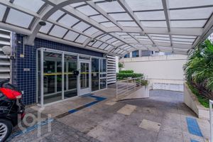 Image 47 - 868689