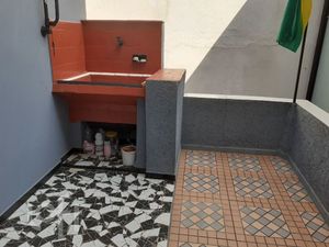 Image 10 - 868697