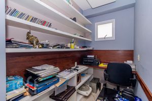 Image 10 - 868711