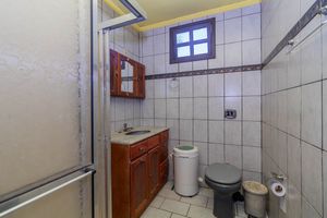 Image 8 - 868738