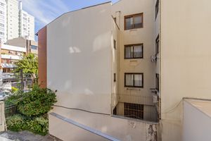 Image 11 - 868741