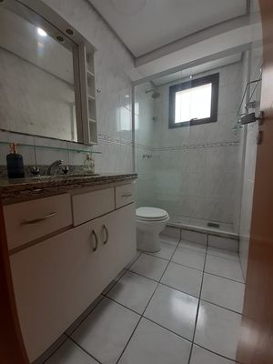 Image 12 - 868741