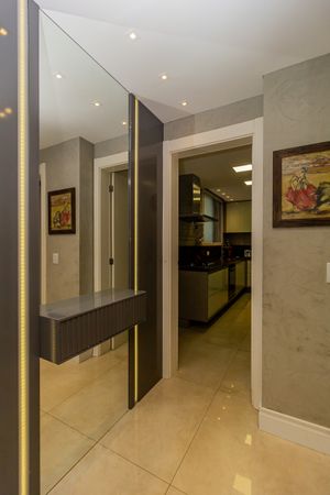 Image 13 - 868745