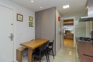 Image 38 - 868745