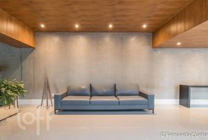 Image 21 - 868750