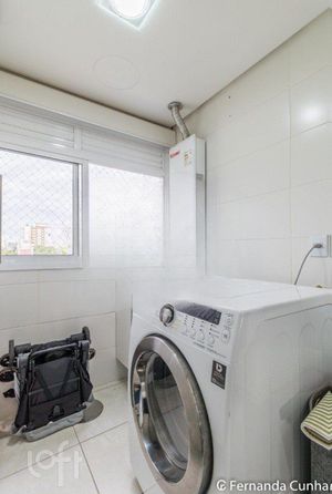 Image 19 - 868750