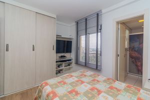 Image 14 - 868805