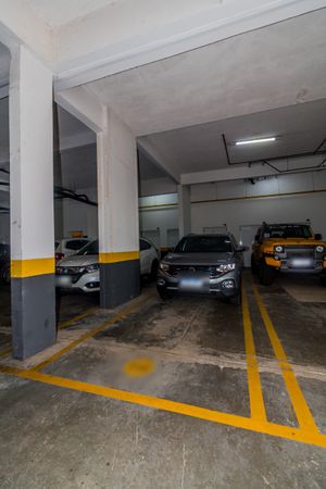 Image 37 - 868805