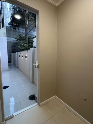 Image 8 - 868835