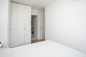 Image 17 - 868856