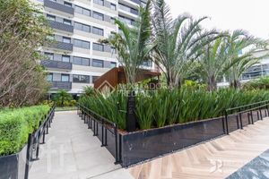 Image 33 - 868856