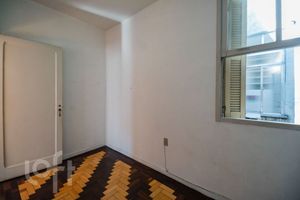 Image 8 - 868857