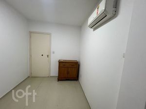 Image 19 - 868861