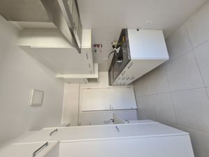 Image 20 - 868868