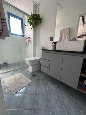 Image 18 - 868871