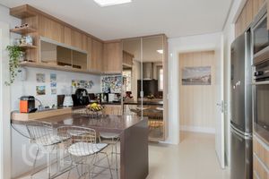 Image 4 - 868878