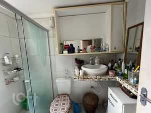 Image 18 - 868890