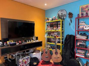 Image 17 - 868890