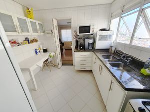 Image 10 - 868891