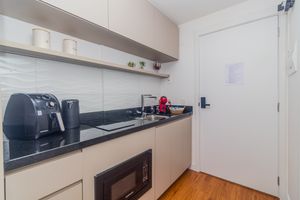 Image 10 - 868899