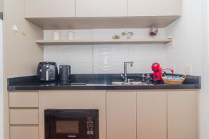 Image 11 - 868899