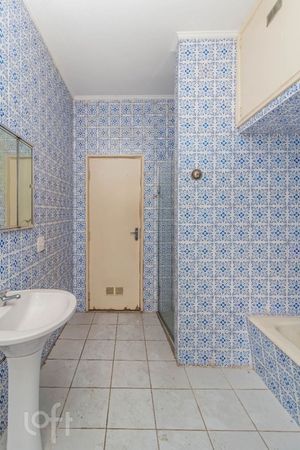Image 33 - 868901