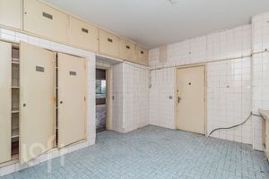 Image 44 - 868901