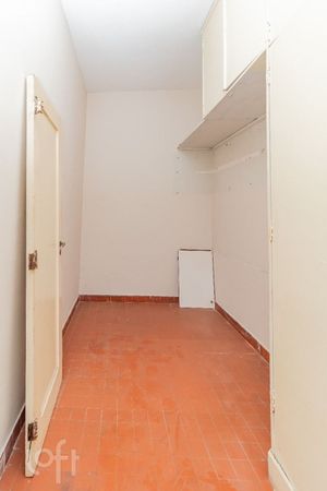 Image 49 - 868901