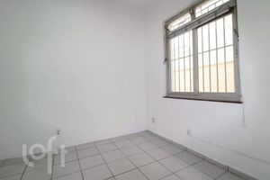 Image 18 - 868904
