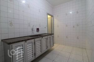 Image 10 - 868904