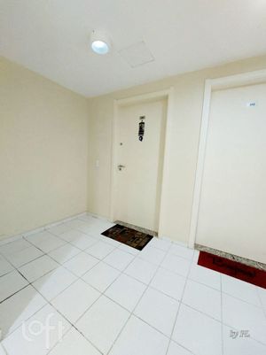 Image 21 - 868907