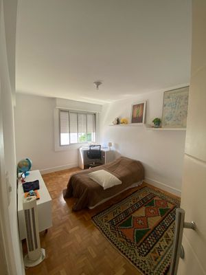 Image 7 - 868925