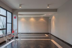 Image 37 - 868927
